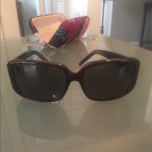 Vera Bradley Polarized sunglasses w/matching case! - Picture 3 of 7